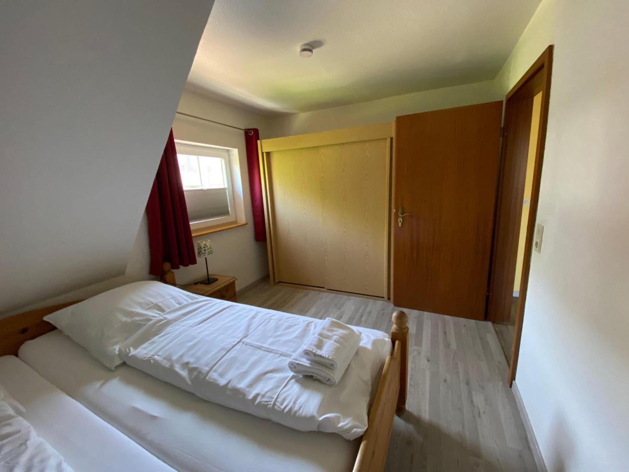 Apartment Gaestehaus-sylvie-wohnung-1-naehe-hafen-und-ostpromenade *