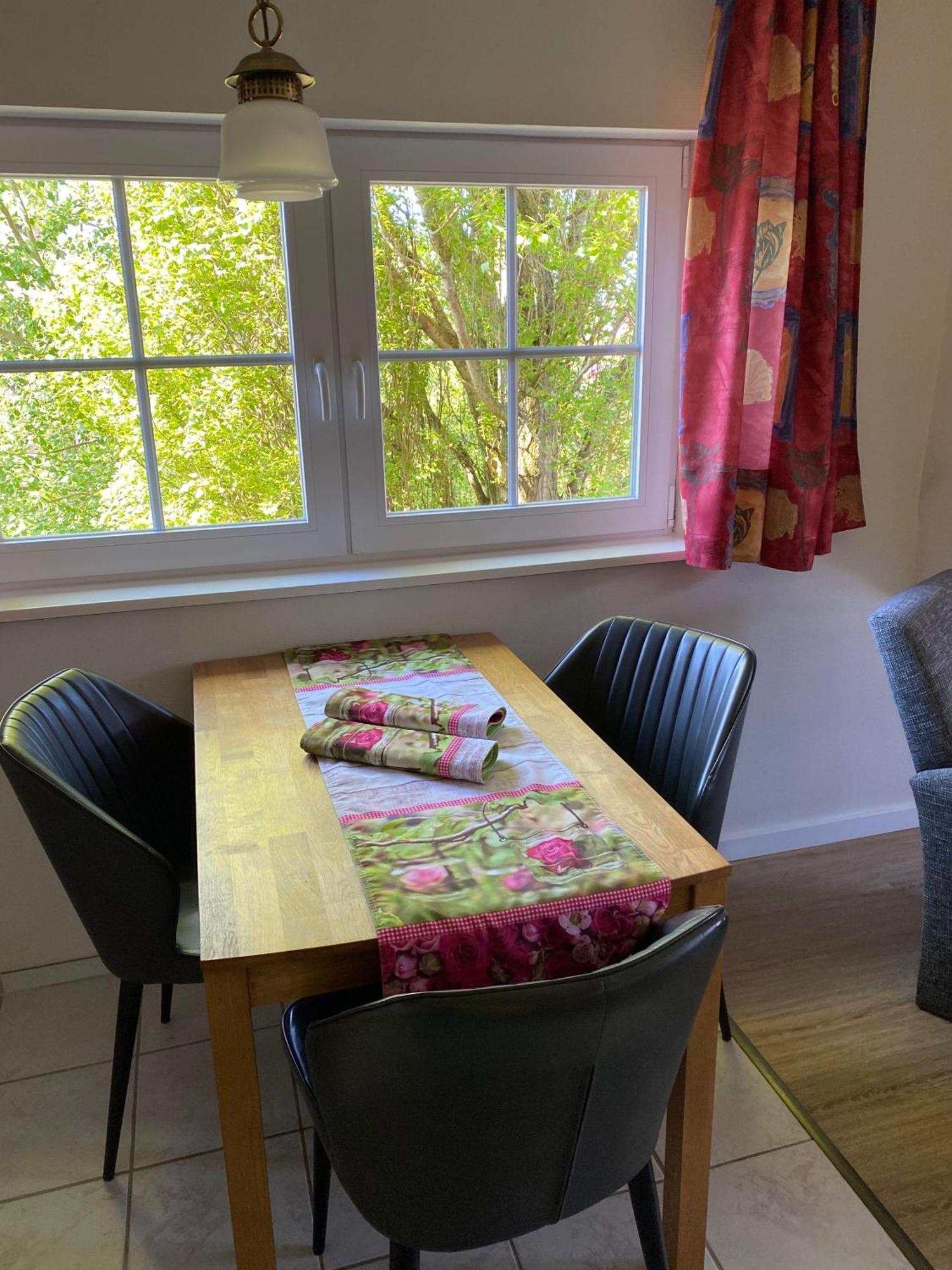 Apartment Gaestehaus-sylvie-wohnung-1-naehe-hafen-und-ostpromenade *